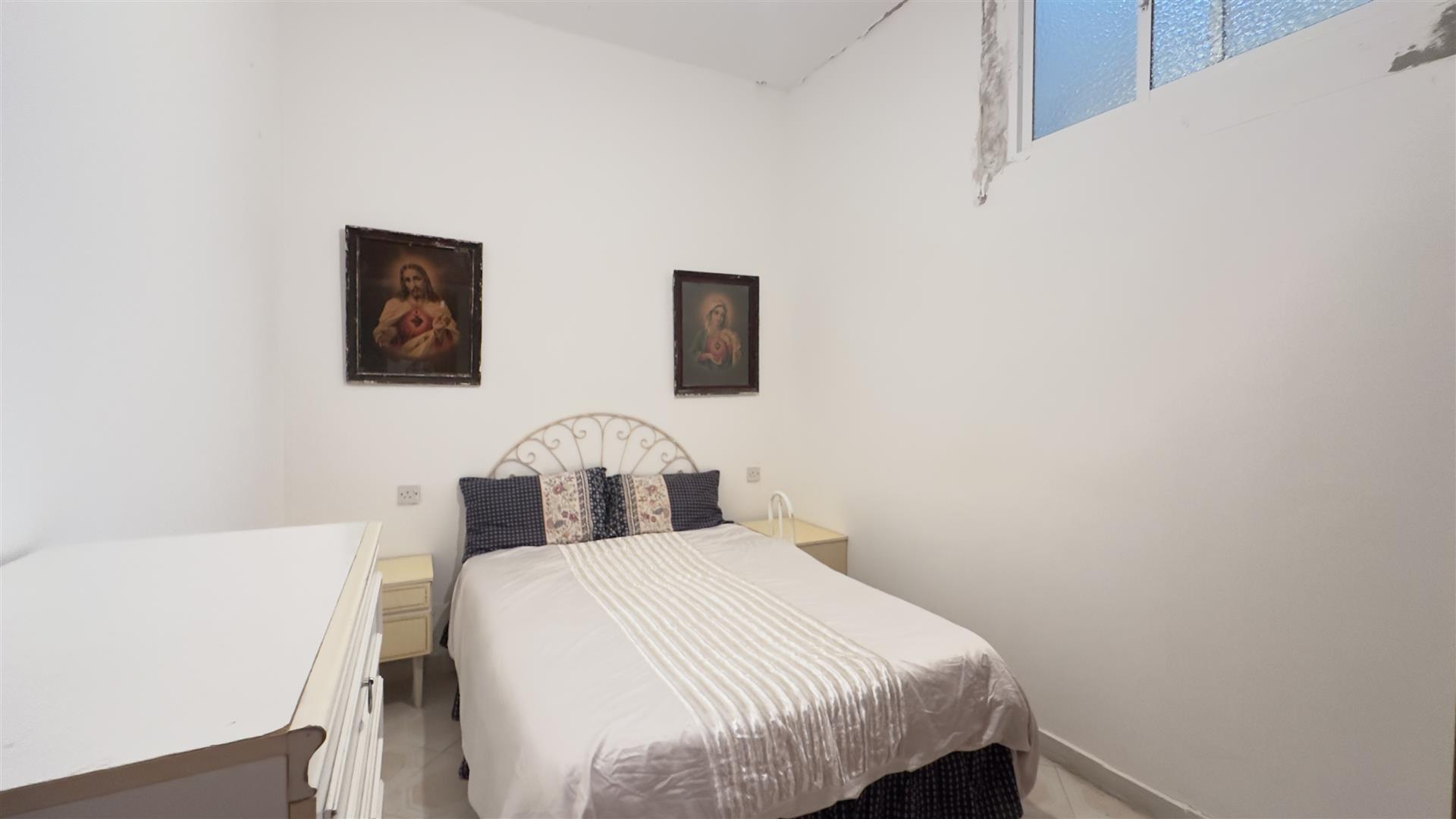 Image of Apartment - 1 Bedrooms - 1 Bathrooms for Sale in Upper Town-Gibraltar, Image 4